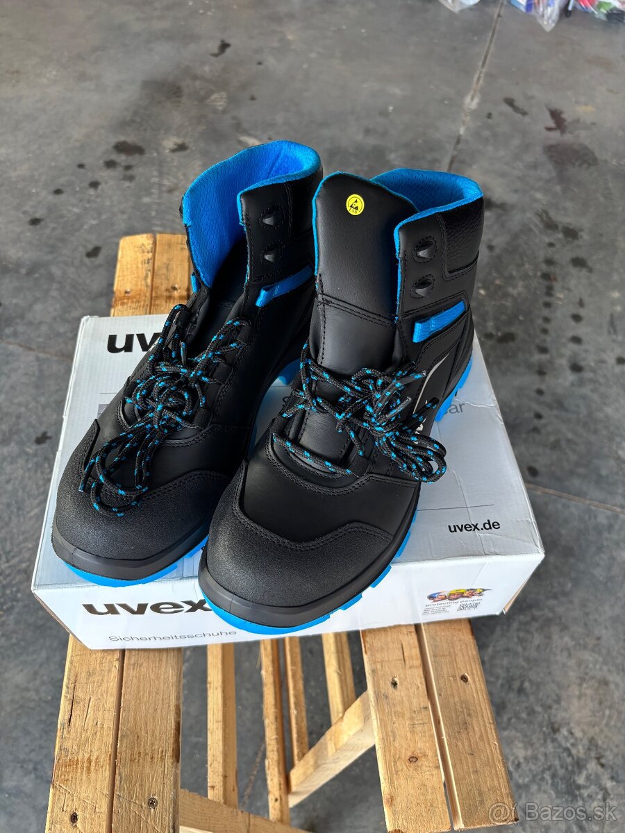 Pracovná obuv veľ.44 uvex a atlas - 2