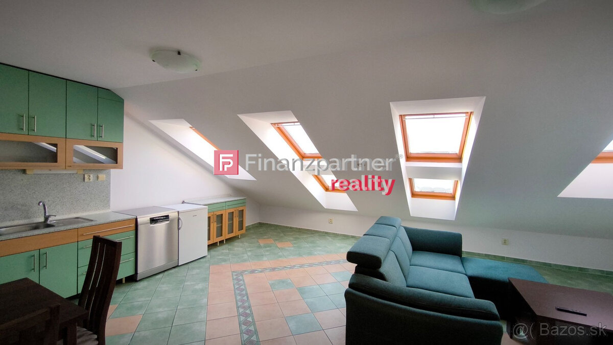 Exkluzívne na prenájom 2 izbový byt (apartmán) priamo v cent - 2