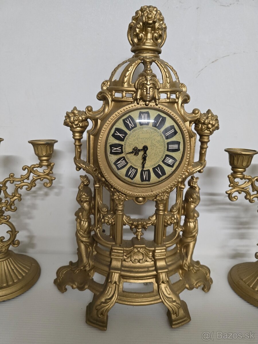 Hodiny a svietniky len ako dekoracia - 2