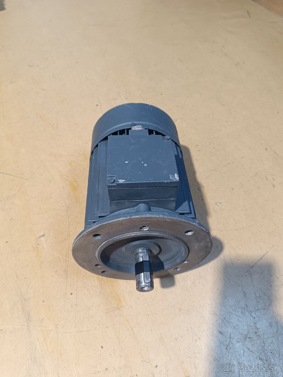 1,5kw/1400ot min na predaj prirubovy - 2