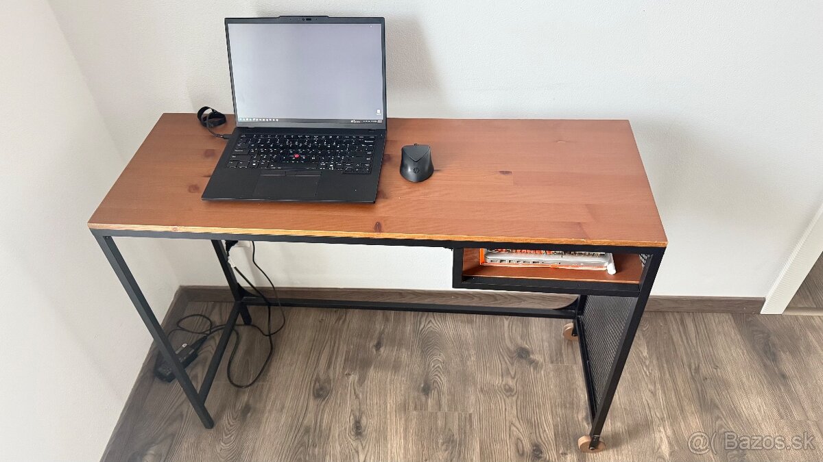 Pracovny stolik - 2