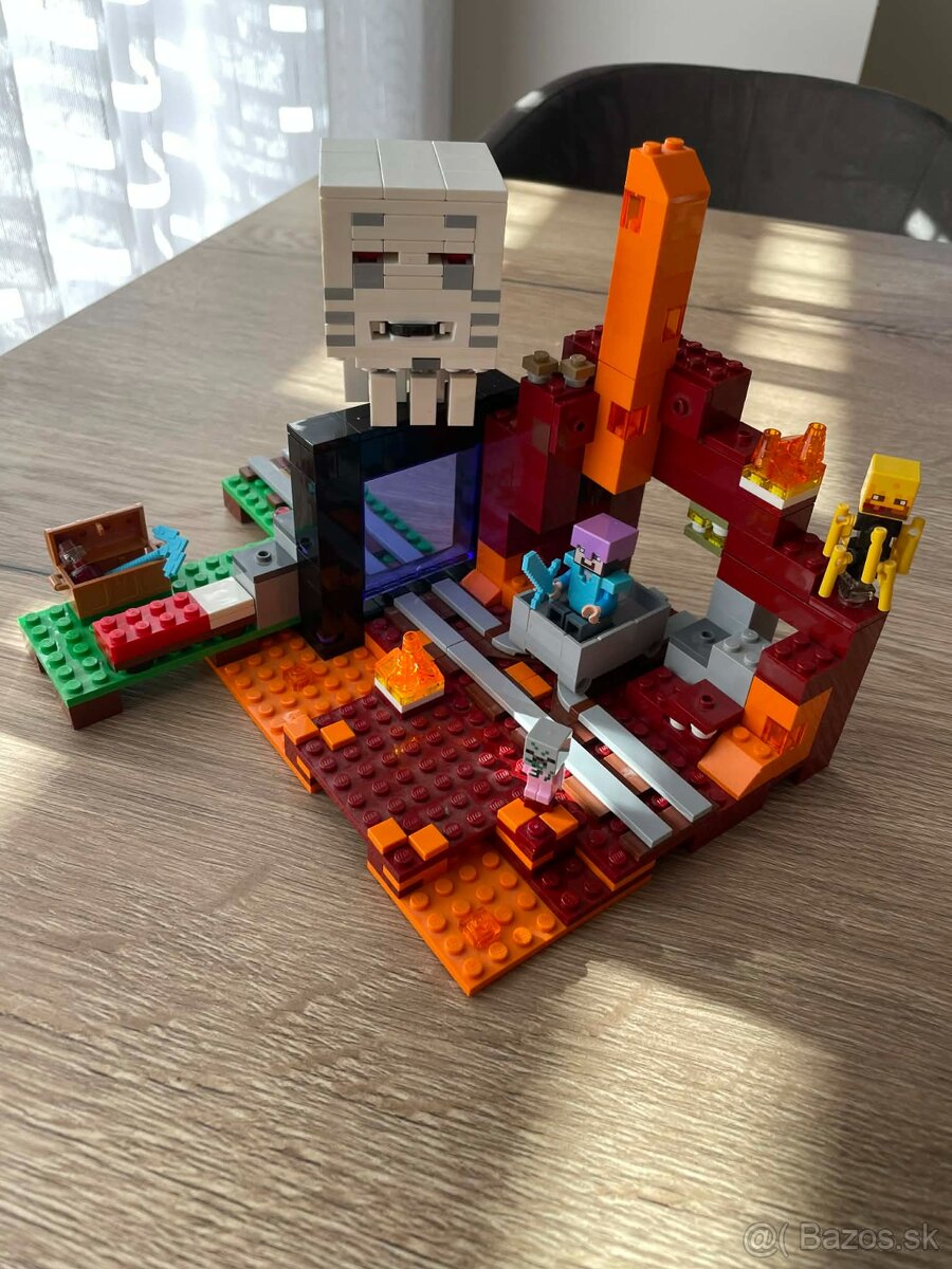 Lego Minecraft "Podzemna brána" - 2