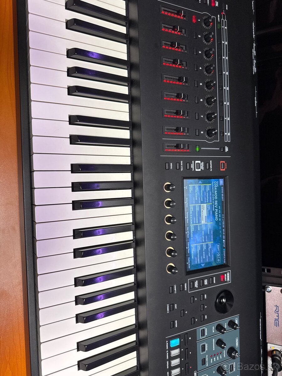 Roland Fantom 8 + EX upgrade: Znizena cena - 2