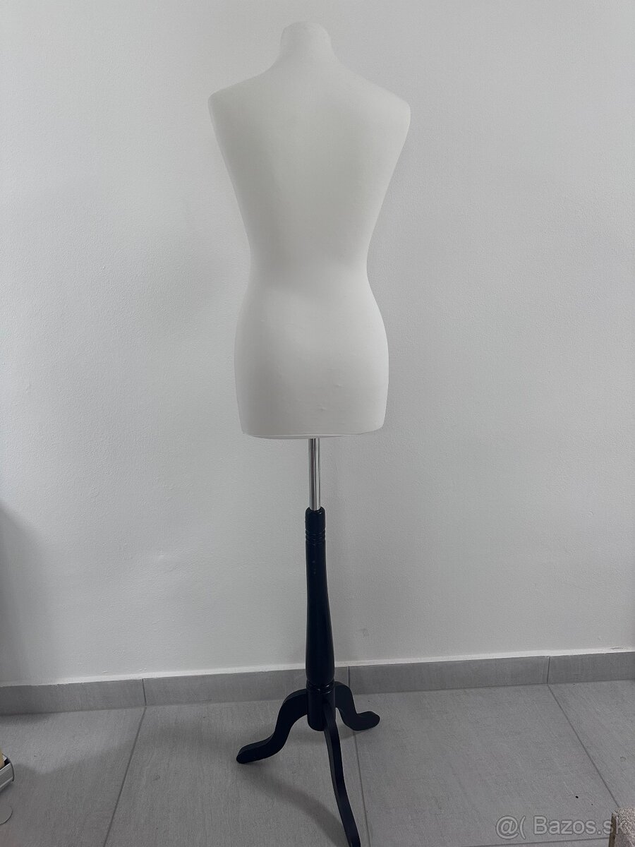 Dámska busta/figurína - 2