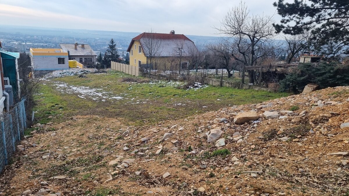 Pozemok s krásnym výhľadom a Staveb. povolením - Zobor - 2