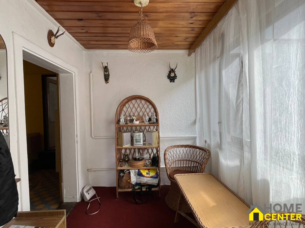 NA PREDAJ starší rodinný dom v tichej oblasti Komárna - 2