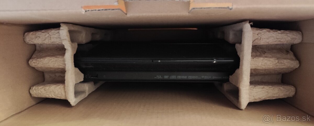 Herná konzola Sony PlayStation 3 Superslim + 3 hry PS3 - 2