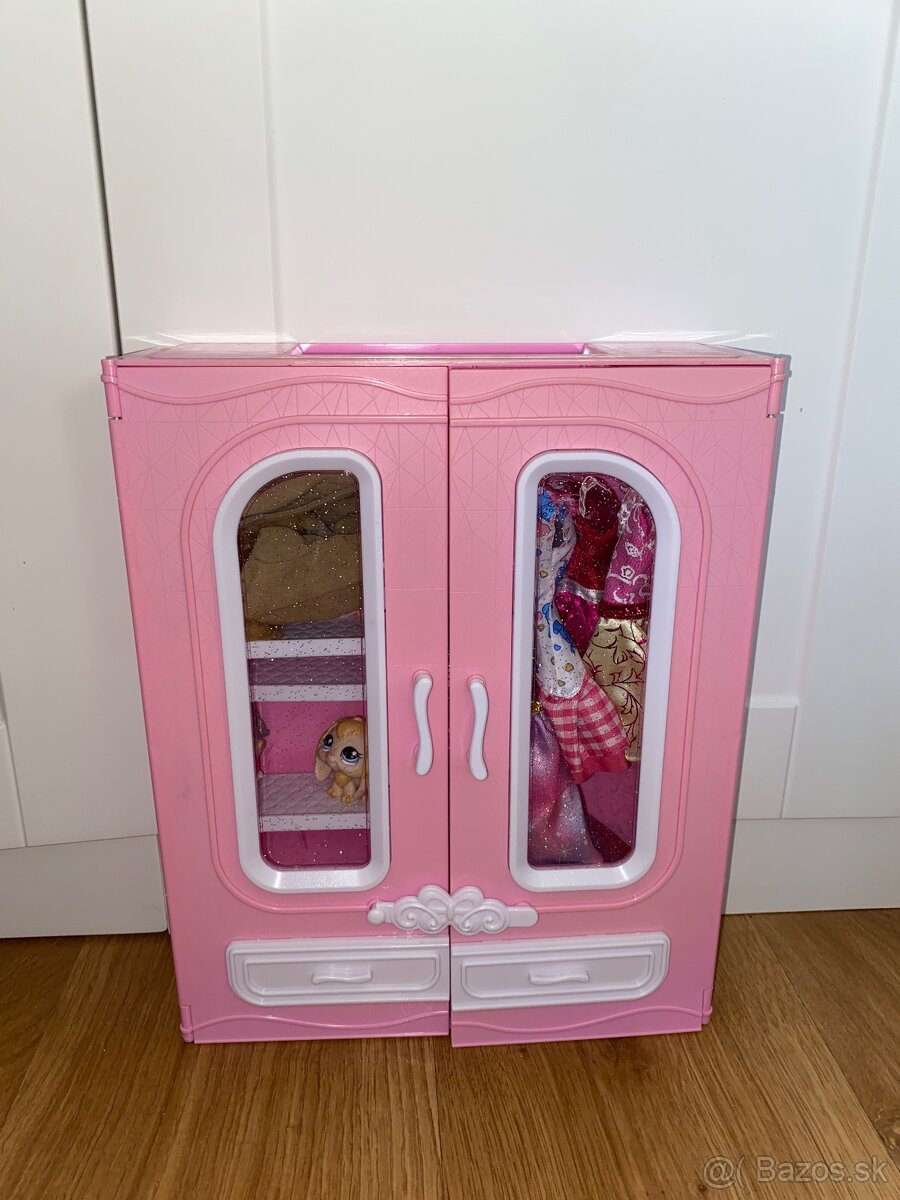 Skrina s rozmermi 26x8x33 cm s doplnkami pre barbie - 2