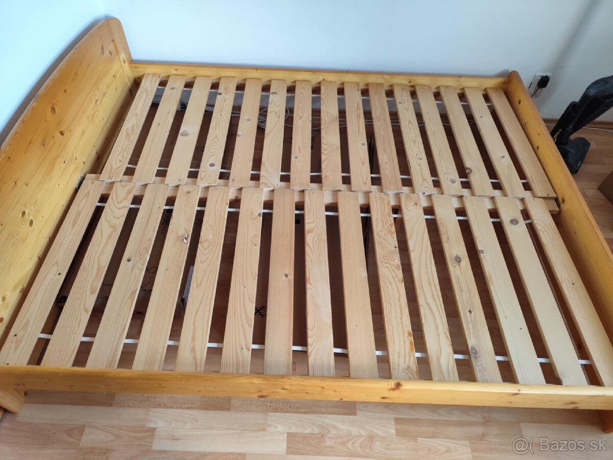 Manželská Posteľ
- 2