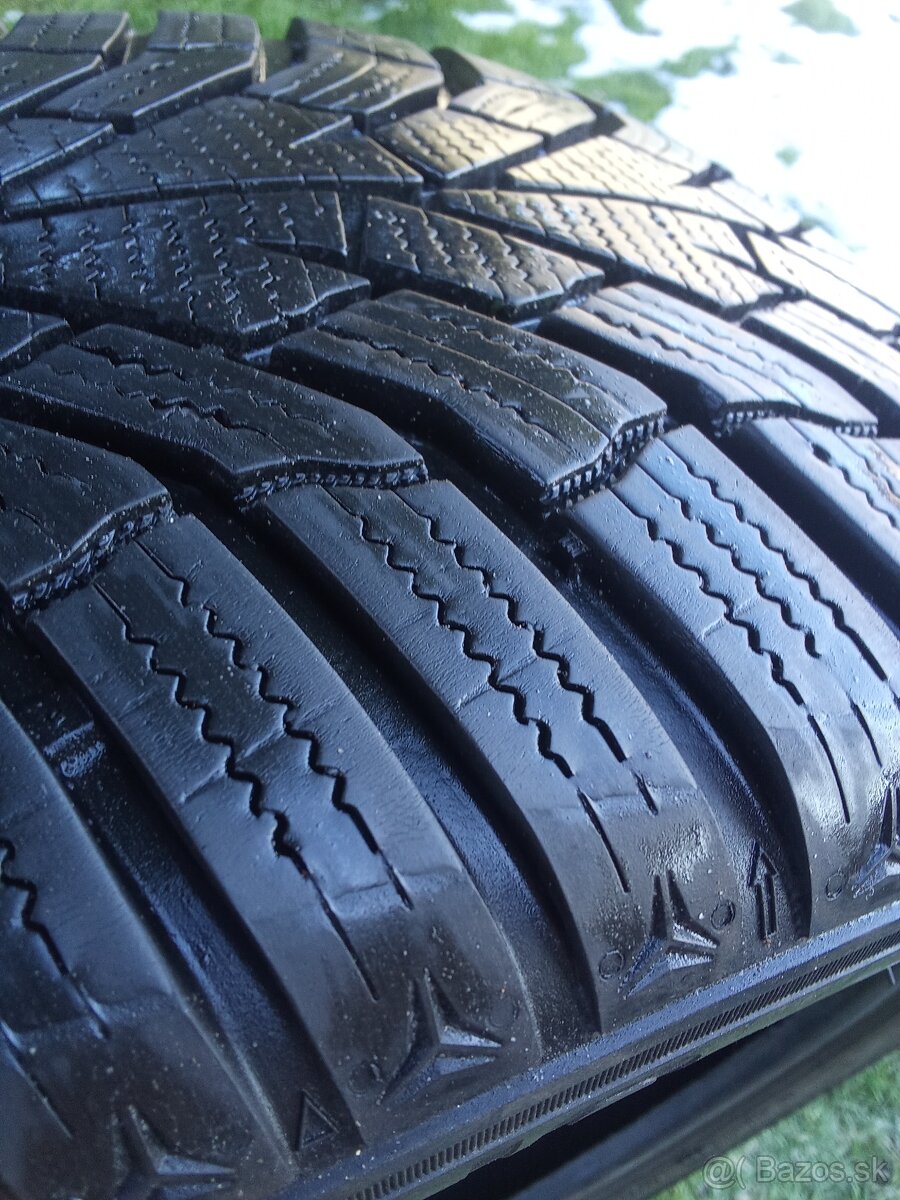 225/45 r17 zimné pneu.7,5 mm - 2