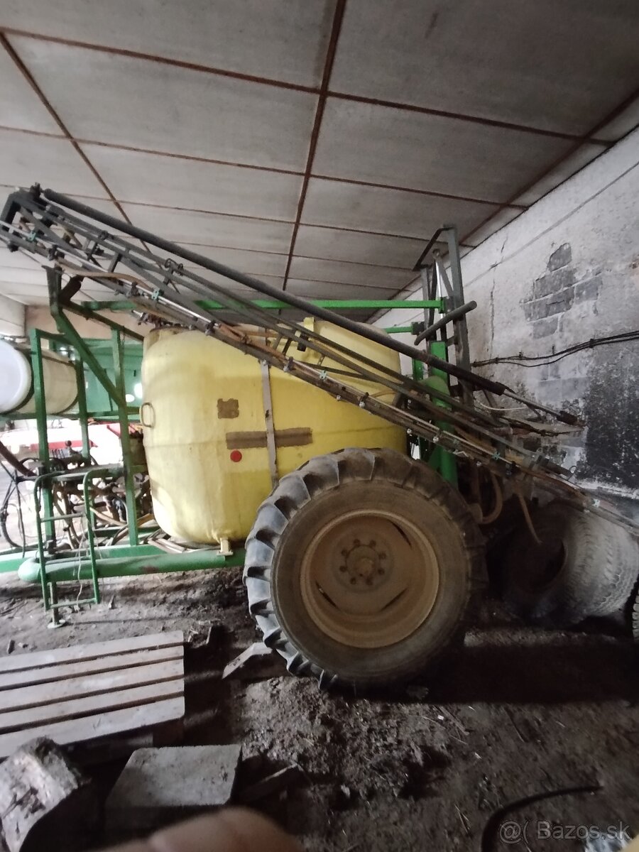 Ponúkame na predaj postrekovač - 2