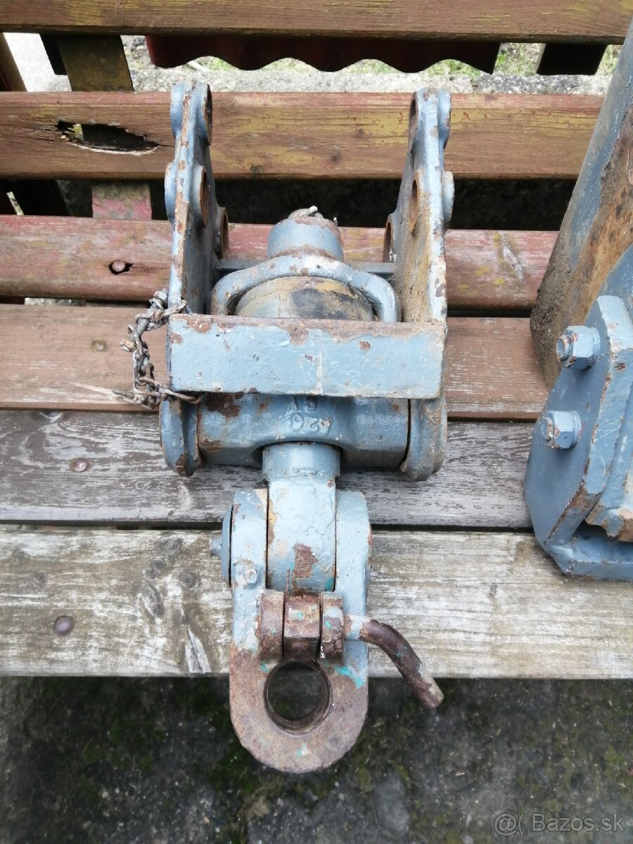 Tiahlo, Konzola Zetor - 2