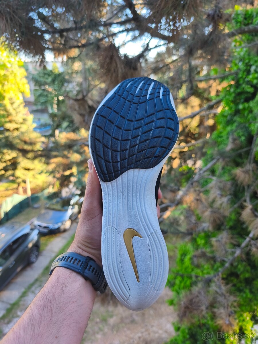 Nike ZoomX% Vaporfly 2 - 2