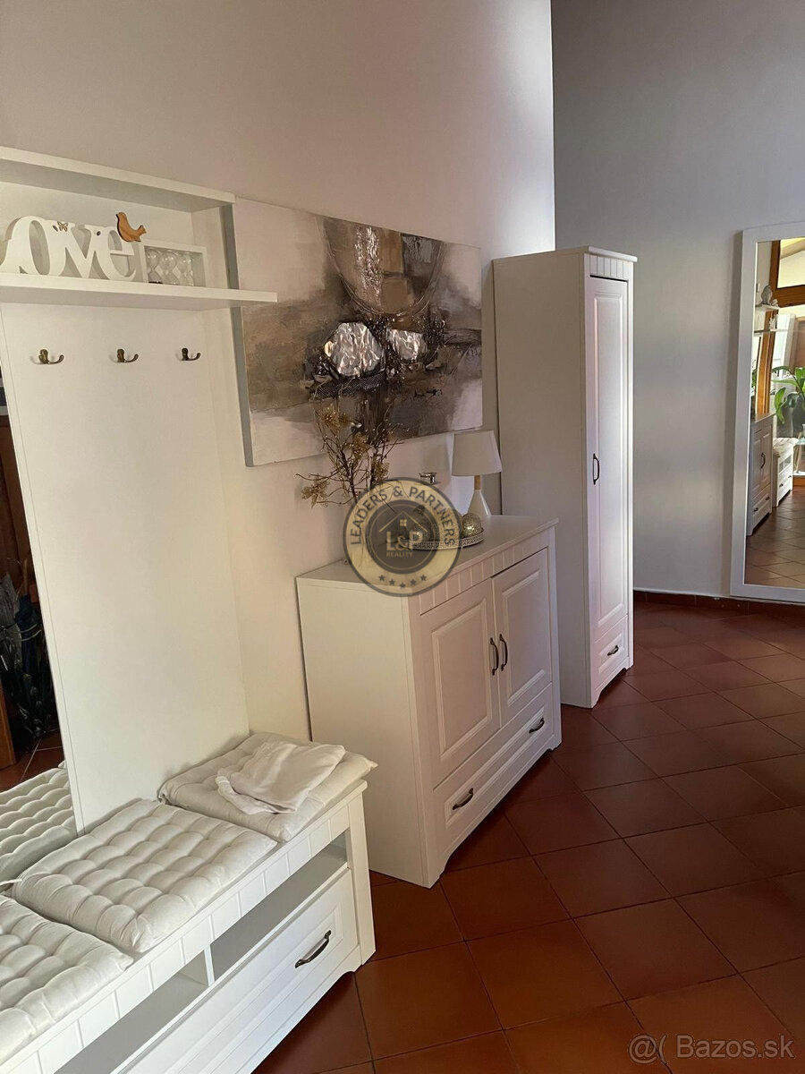 Na predaj luxusný rodinný dom v Senici - 2