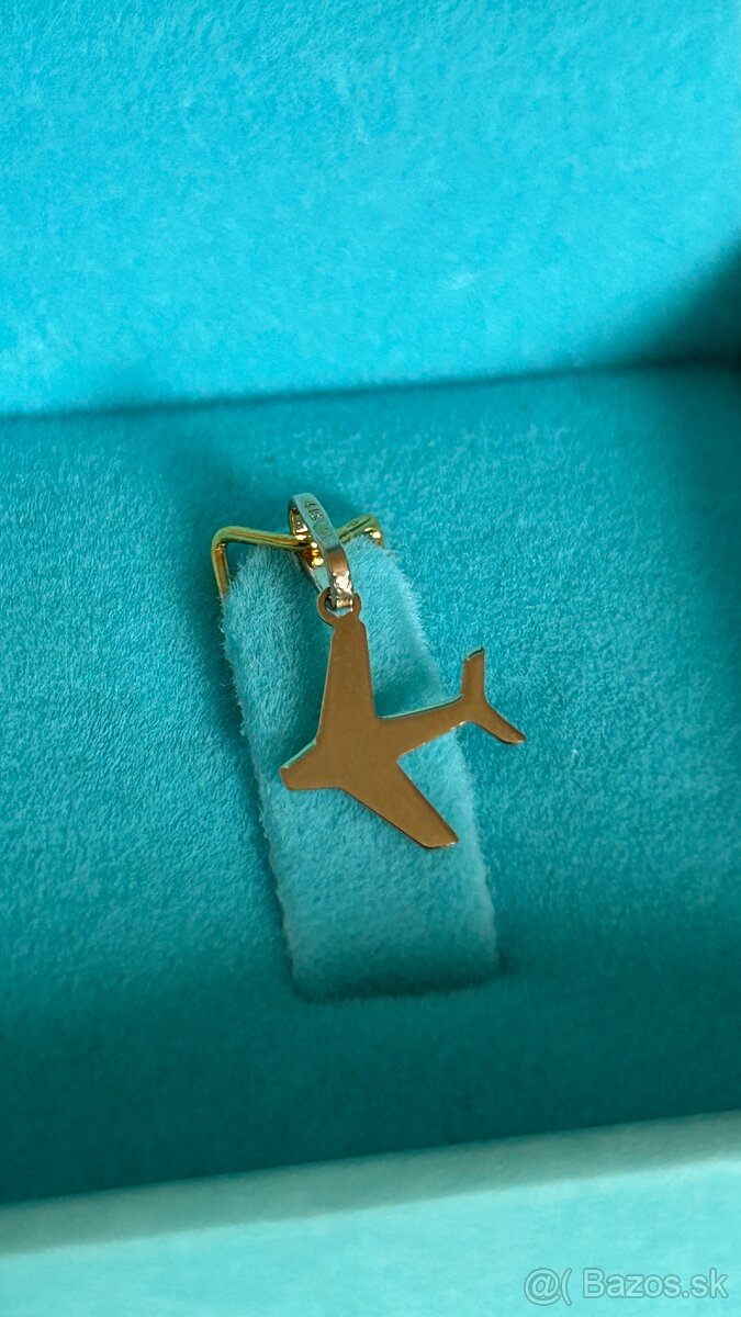 Zlatý prívesok - lietadielko - 2