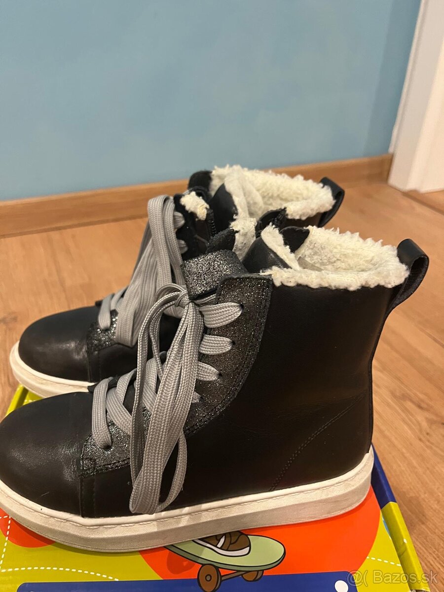 Zimne dievcenske topanky č. 33 Protetika - 2