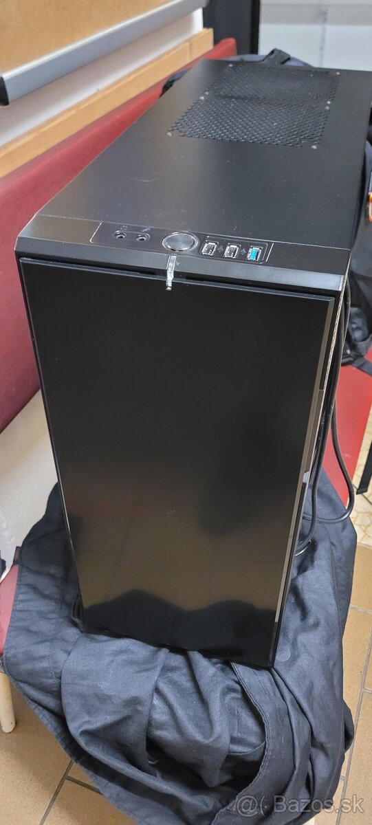 Predám skrinka FRACTAL Define R3 / TOP stav - 2