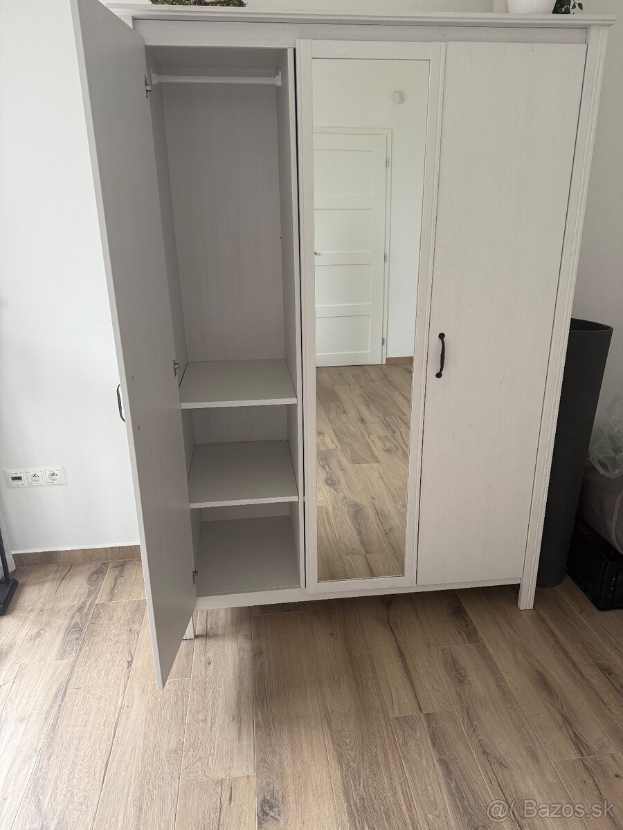 Predám biely nábytok IKEA - 2