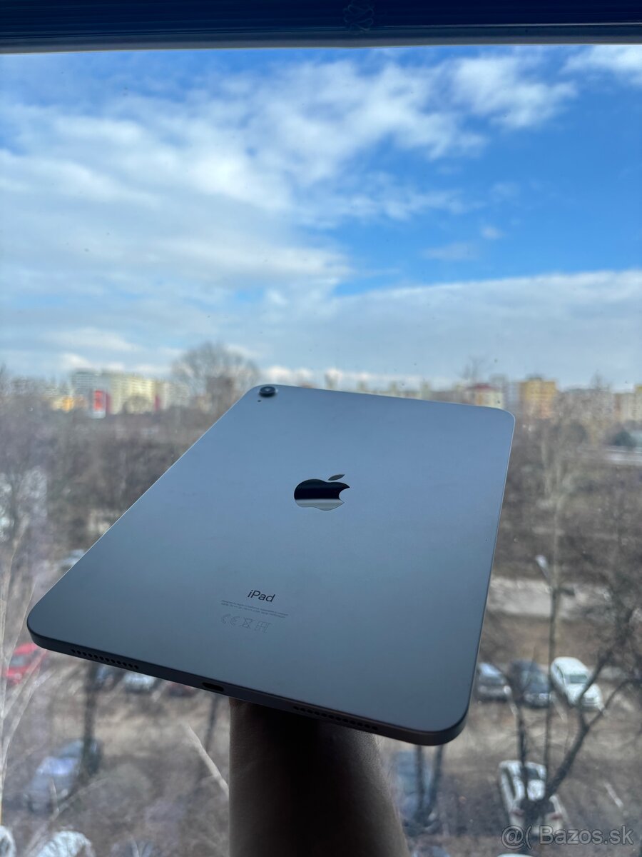 Apple iPad 10. generácie (2022) - 2