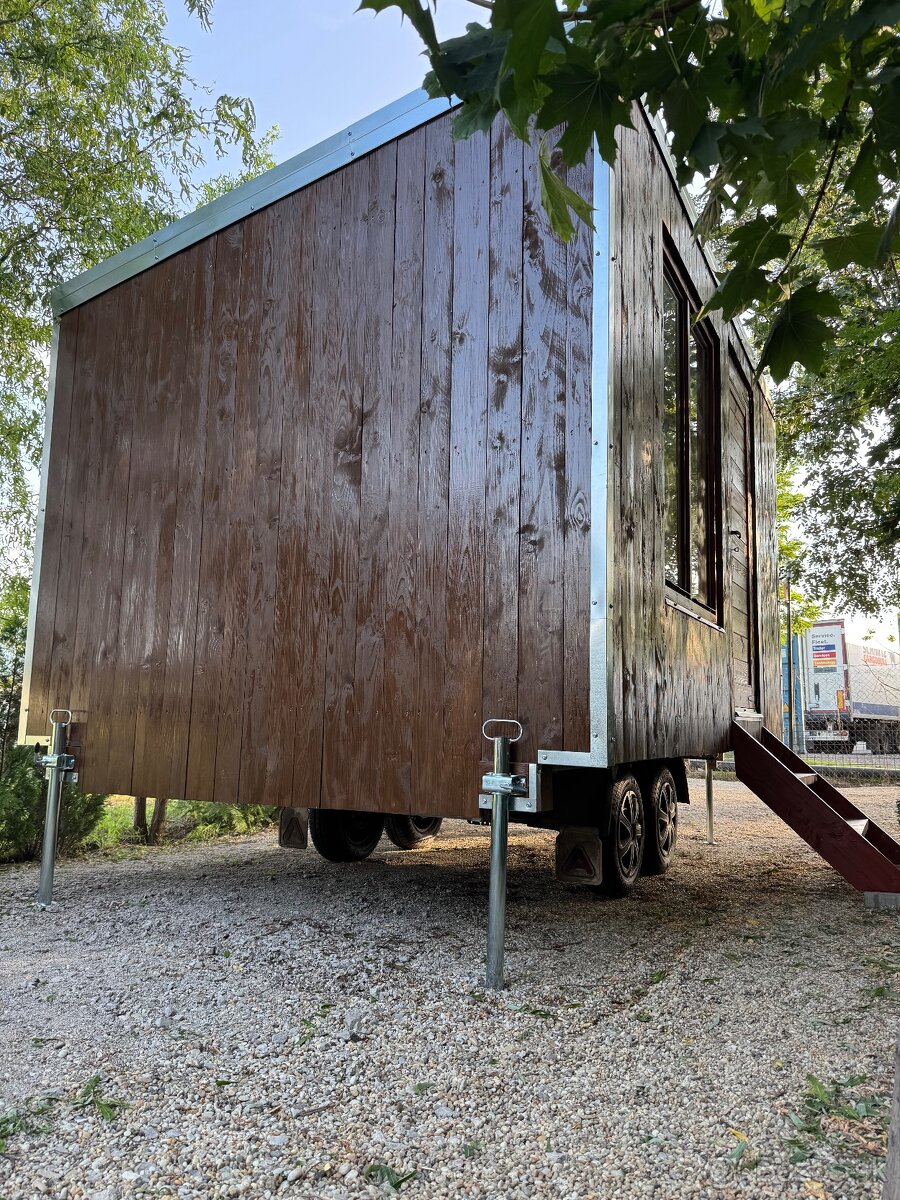 Celodrevená drevenica na kolesách - 2