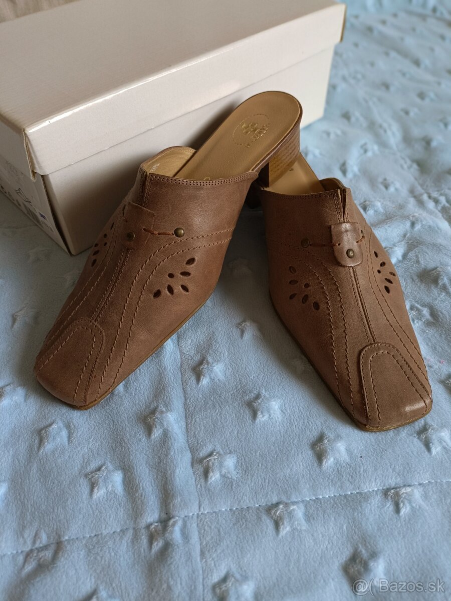 Kožené vsuvky / sandále Santé - 2