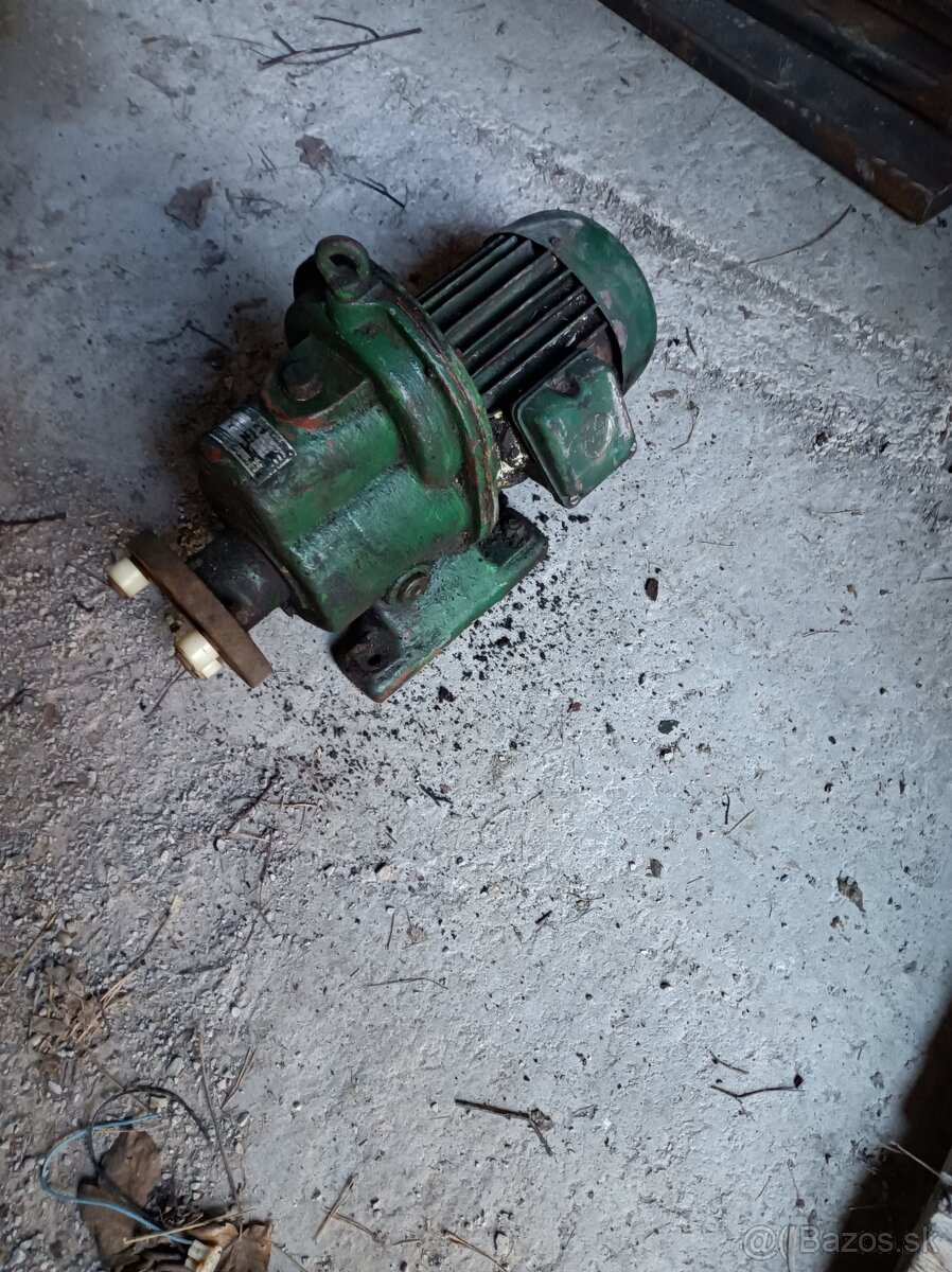 Elektromotor s prevodovkou - 2