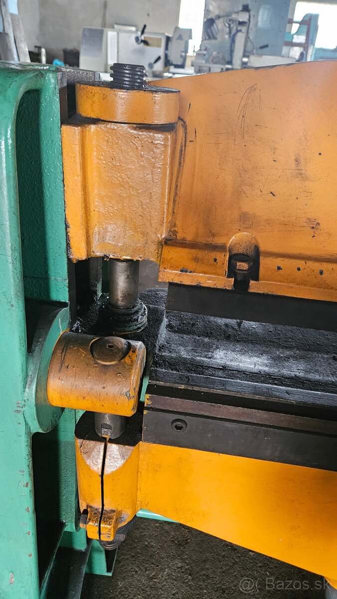 OHÝBAČKA PLECHU XOCR 1300/2 - 2