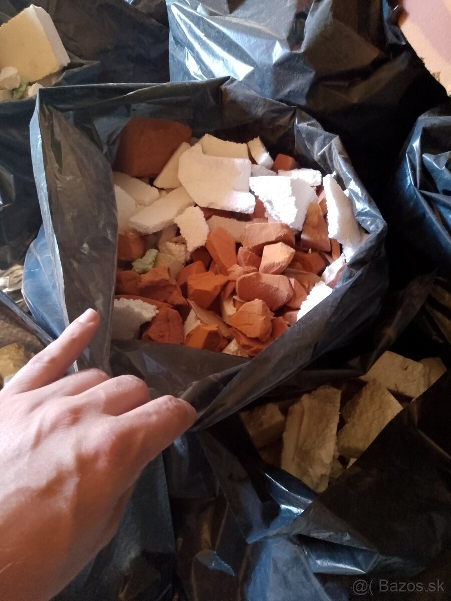 Kúsky polystyrénu - 14 vriec 120 litrových - 2