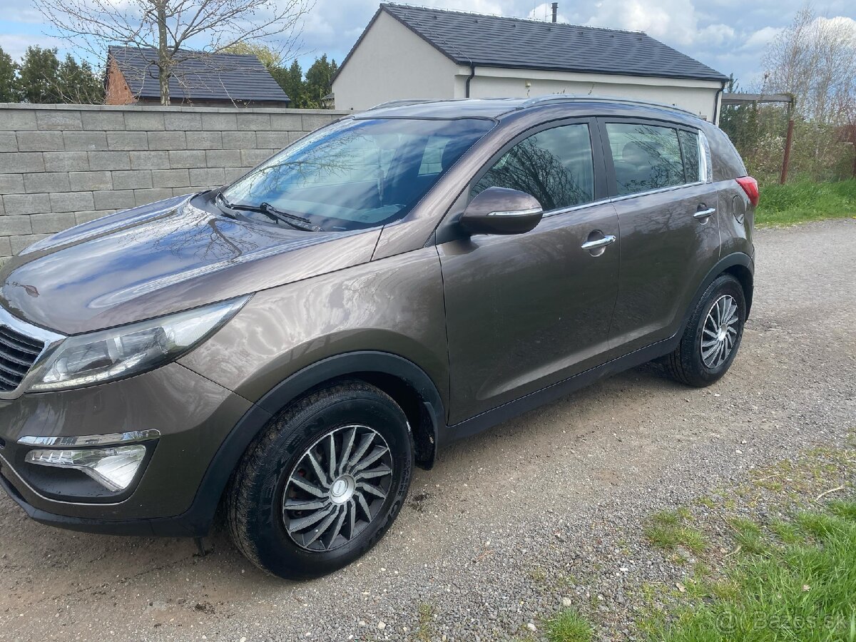 Kia sportage 2.0l crdi- nová stk ek - 2