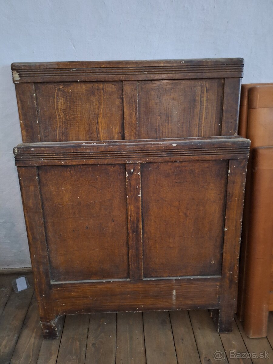 Starožitná posteľ - 2
