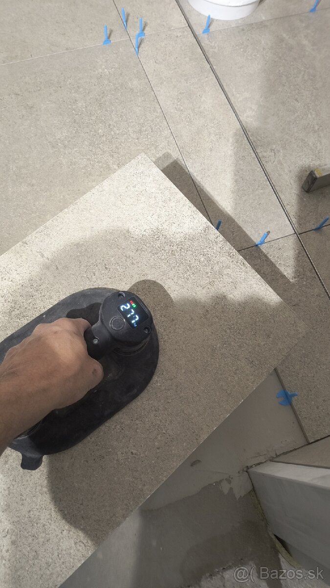 Aku vakuova prisavka pre obkladacov - 2