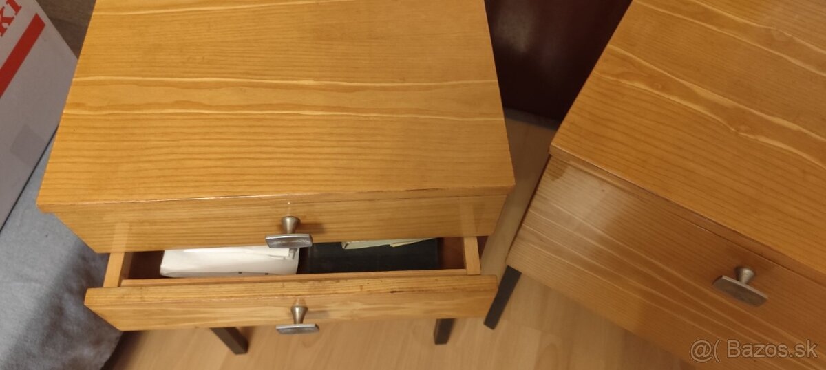 Kozmetický stolík+ nočný stolík - 2