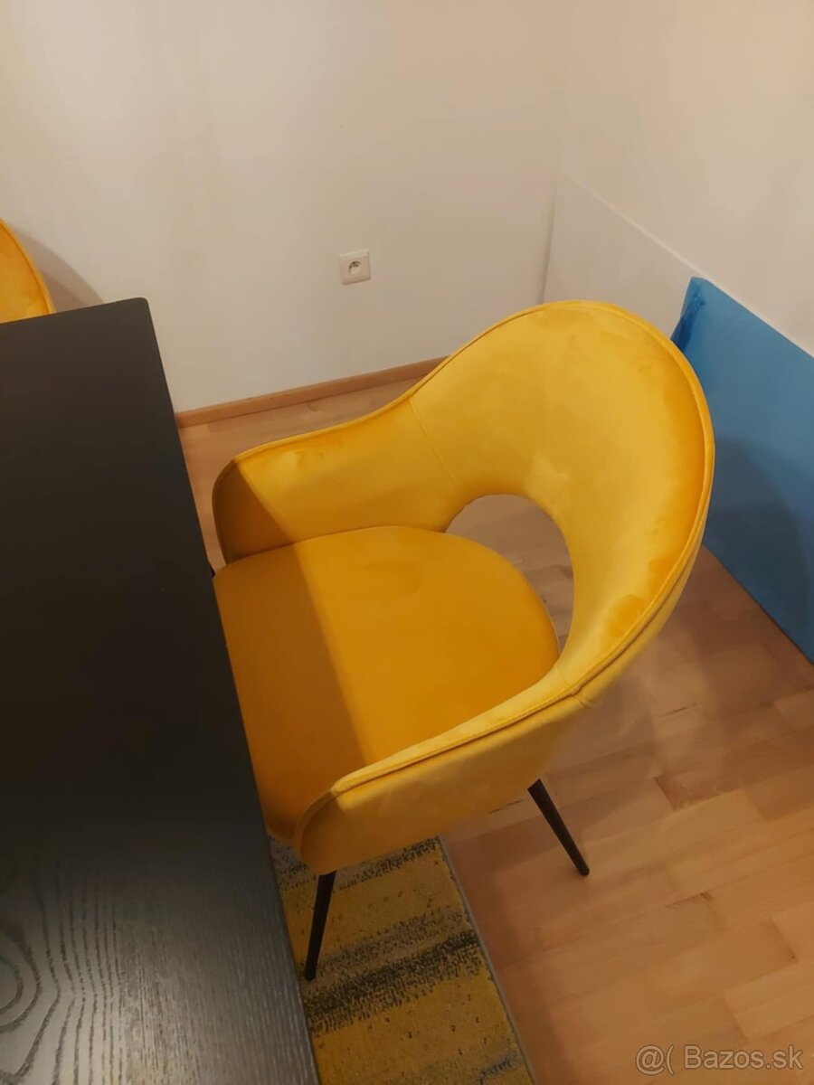 Predám jedalenský stôl so stoličkami - 2