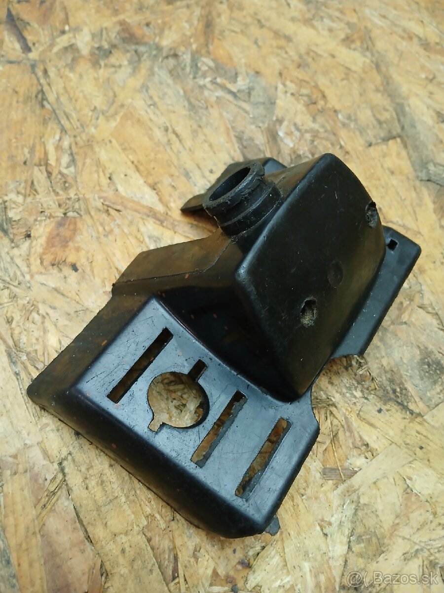 Babetta 207 kryt karburátora - 2