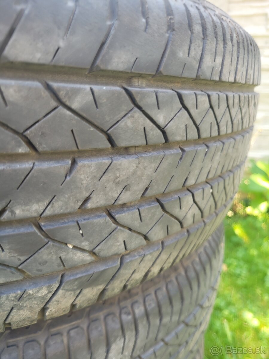 Predám letné pneumatiky DUNLOP 215/65 R16 - 2