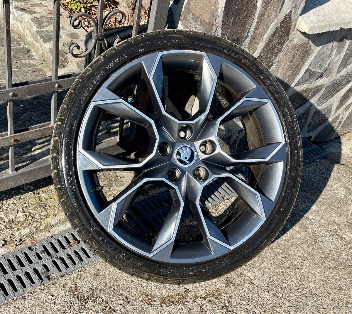 5x112 R19 škoda Xtreme Rs 225/35 19 - 2