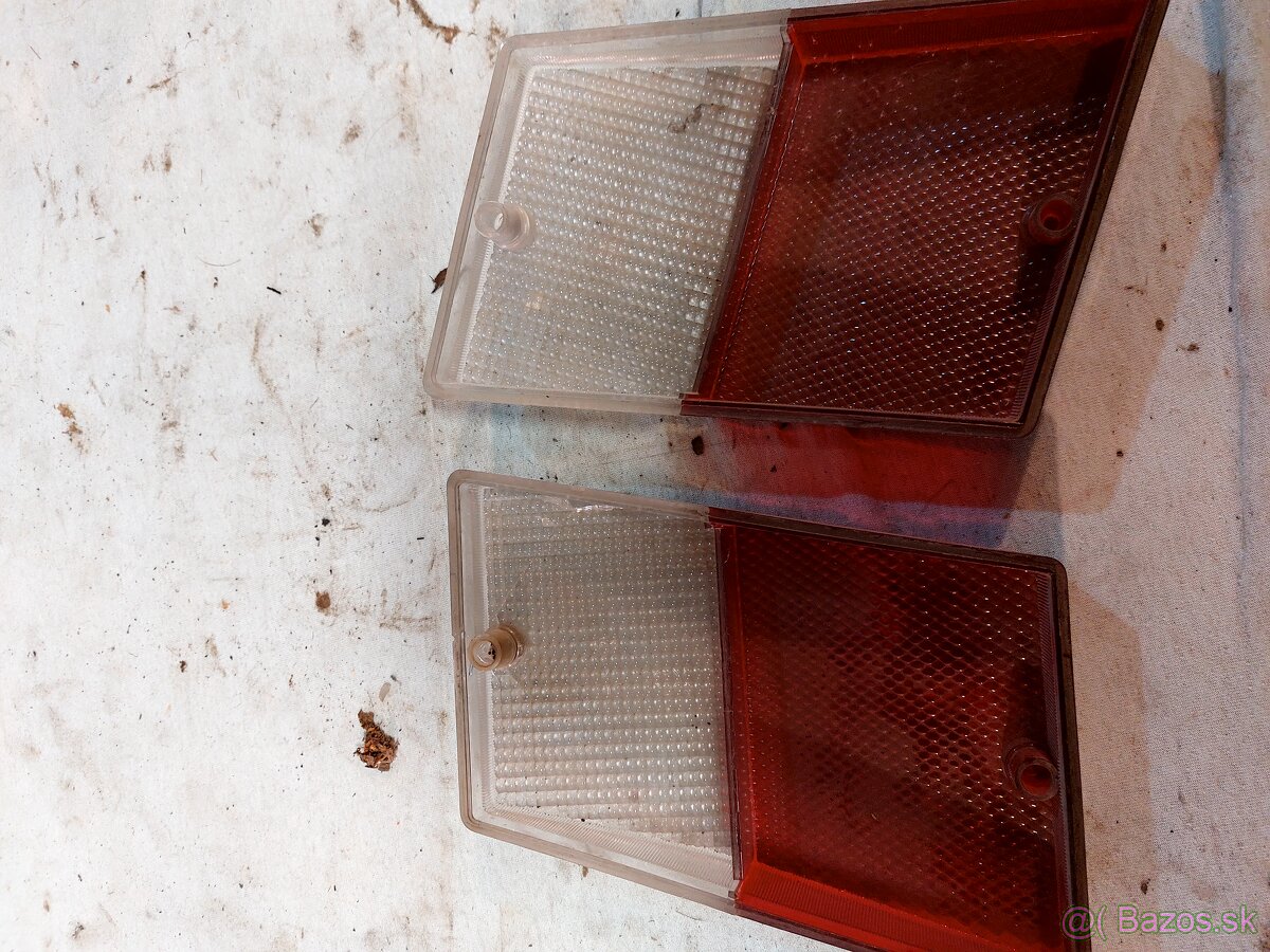 smerovky VW,zadne svetlo kryt S Favorit - 2