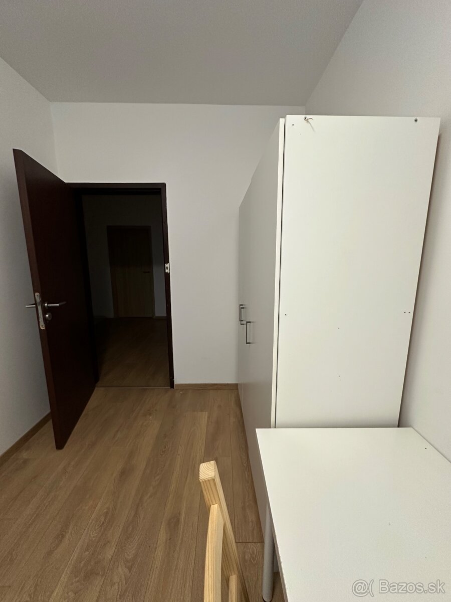 Izba na prenájom, Beňadická 8 - 2