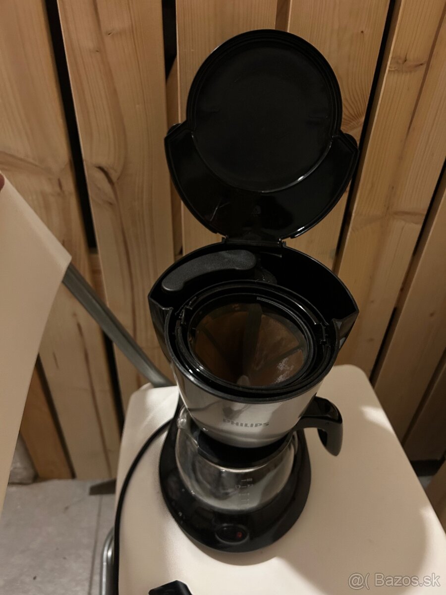Kavovar Philips na prekapkavanu kavu. - 2