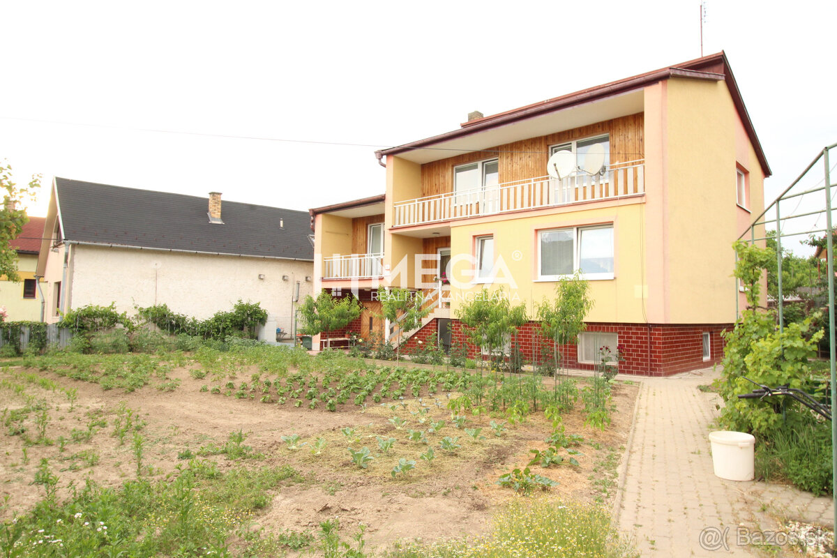 NA PREDAJ: Priestranný 6-izbový rodinný dom Košice - Vyšné O - 2