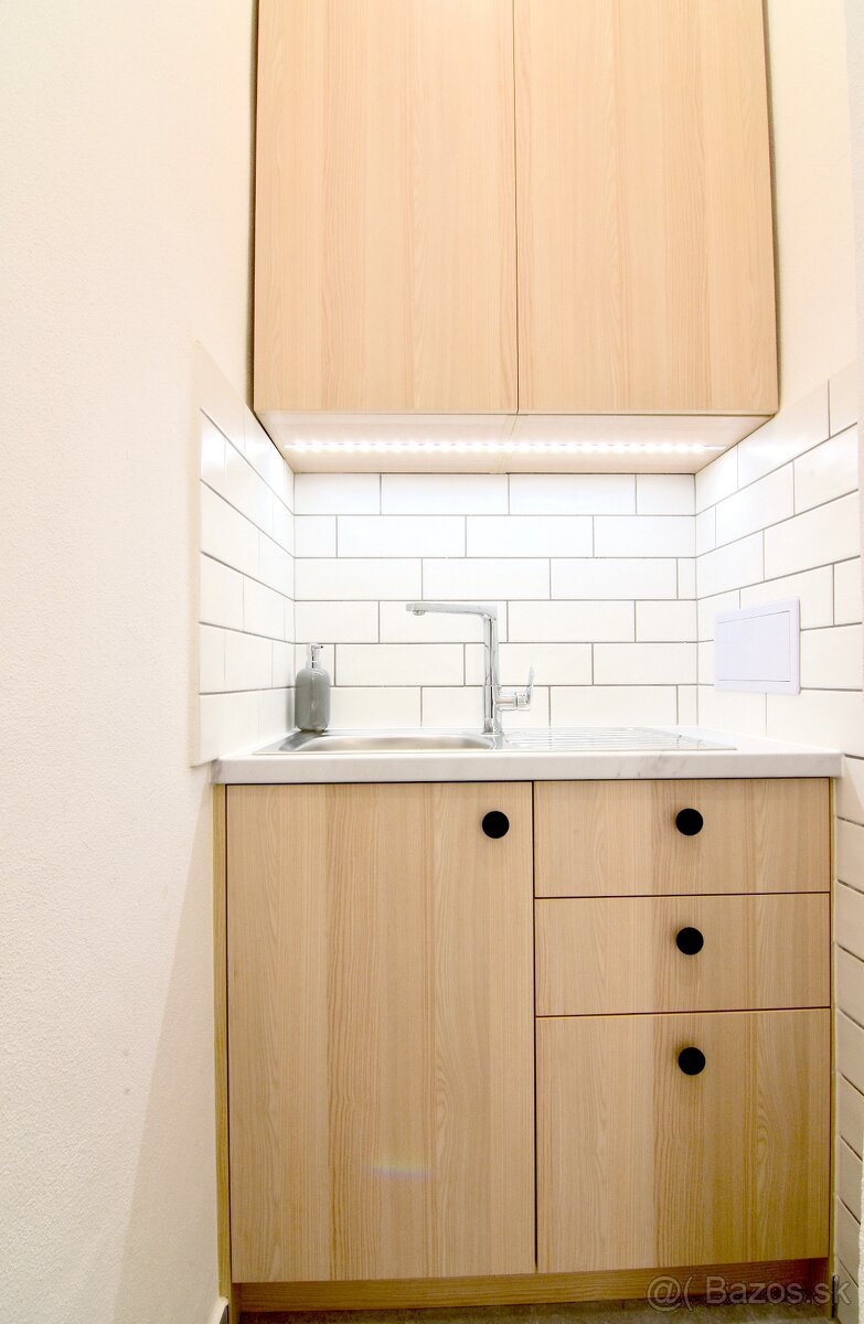 Zrekonštruovaná SMART kancelária s parkovaním v centre Nitry - 2