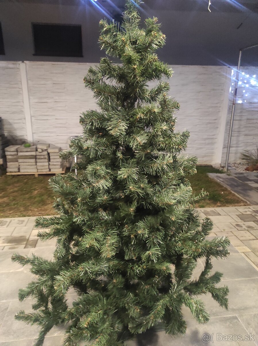 Predám 3D VIANOČNÝ STROMČEK 180CM - 2