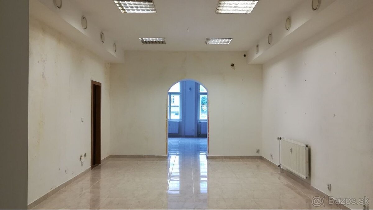 klimatizované obchodné priestory v centre Trenčína - 2
