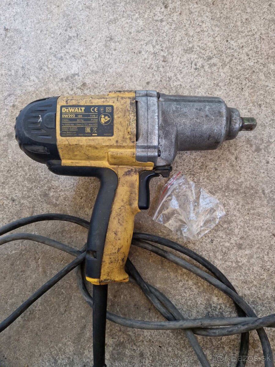 Rázový uťahovák Dewalt - 2