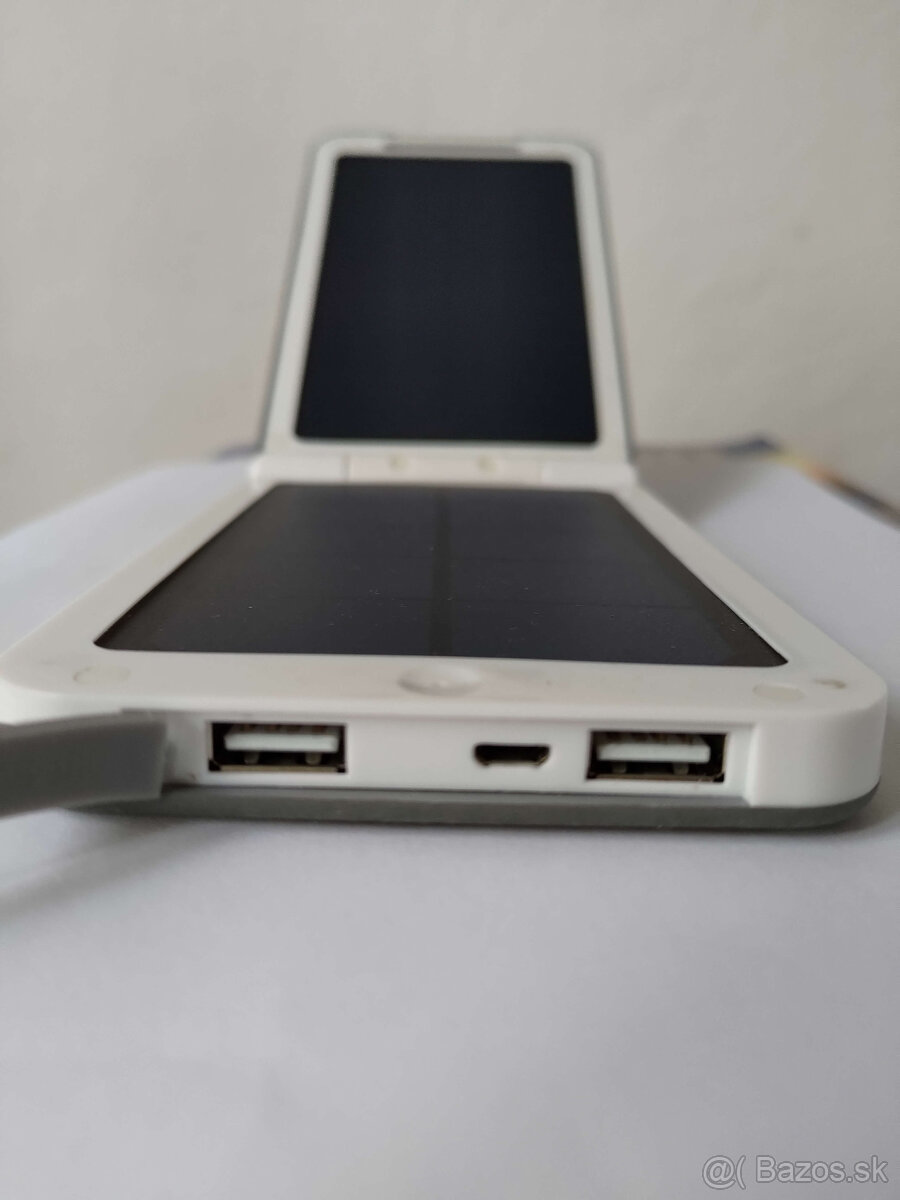 Značková solárna powerbanka Xtorm. - 2