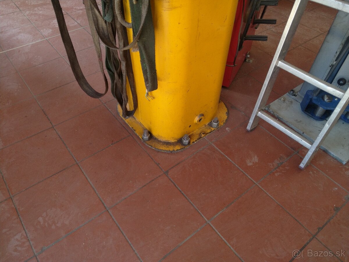 Predám stĺpový otočný žeriav - 2