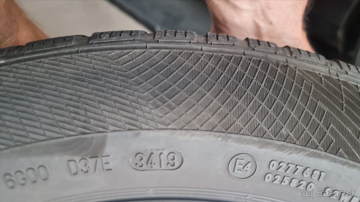 Predam 2x pneu 225/55 R17 continental - 2