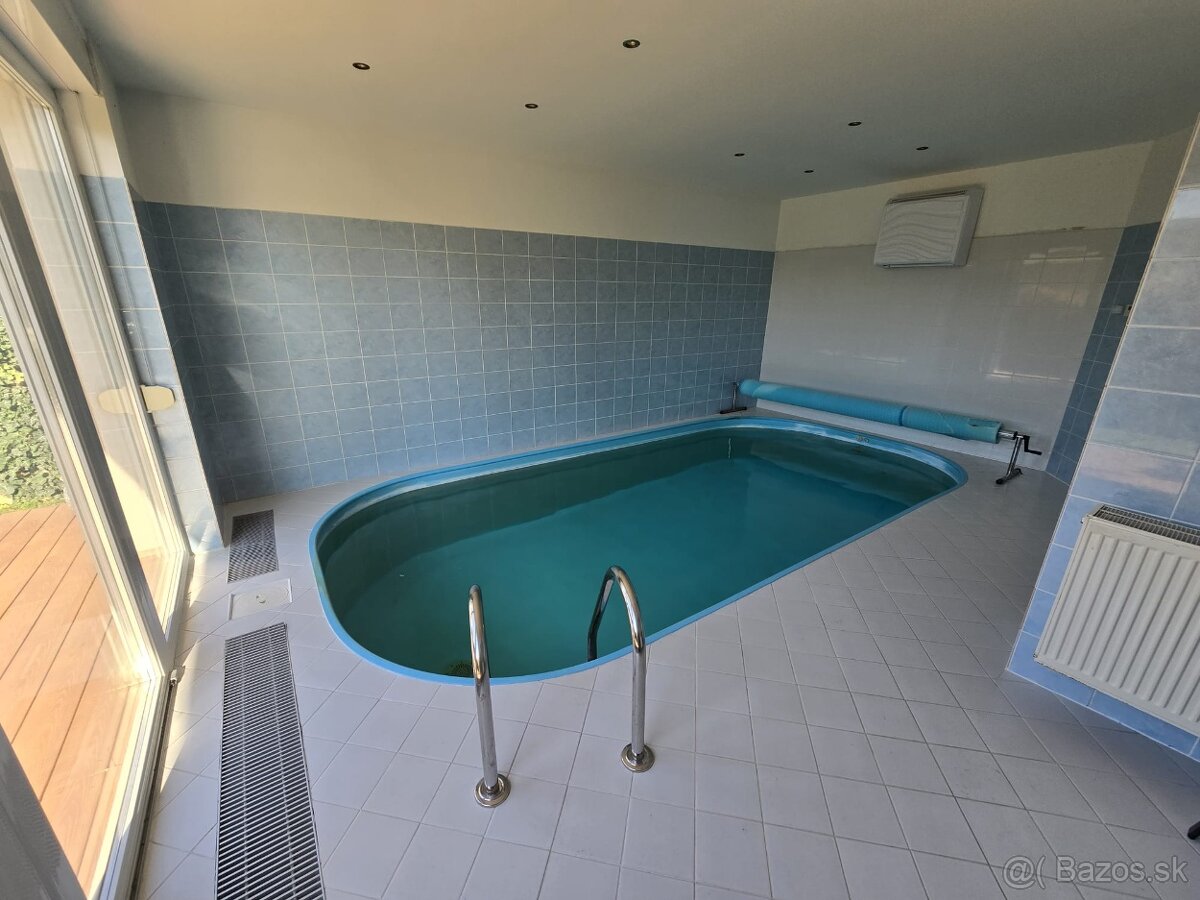 REZERVOVANE - 3 podlažný, 7 izbový RD s bazénom a garážou - 2