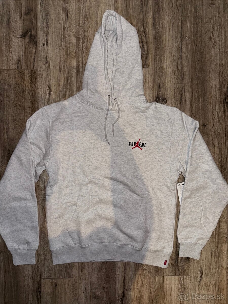 Supreme x Jordan suprava - 2