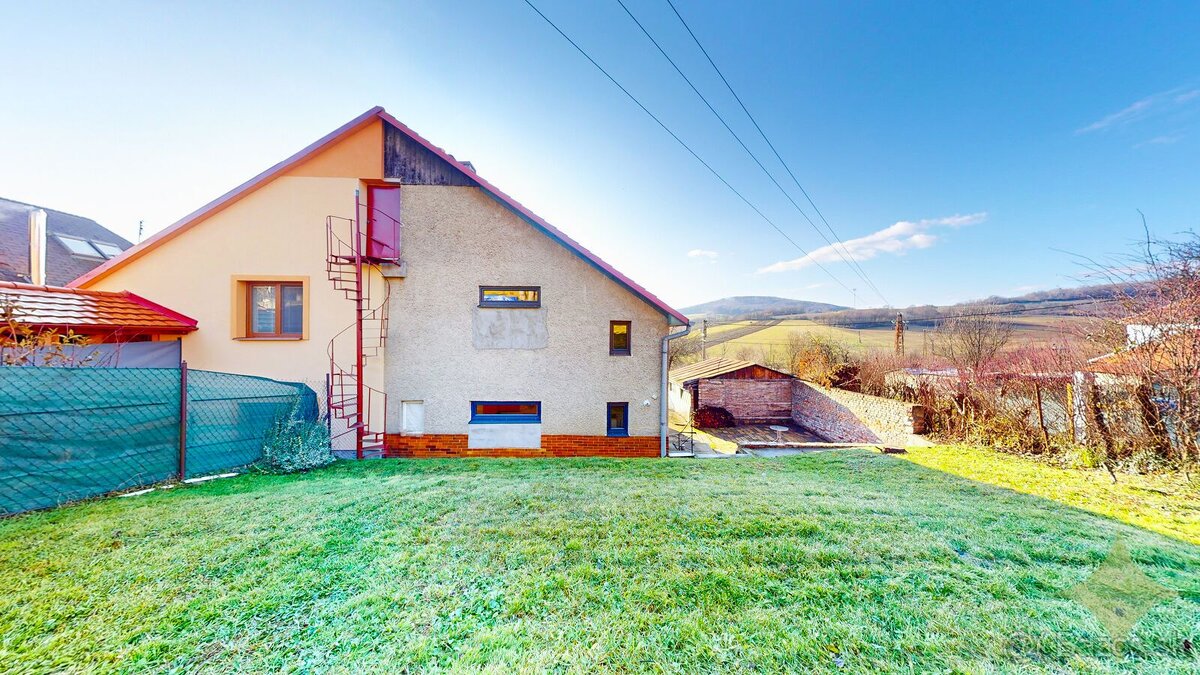 VÝRAZNE ZNÍŽENÁ CENA - NAJLACNEJŠÍ dom s DVOJGARÁŽOU, DVOROM - 2